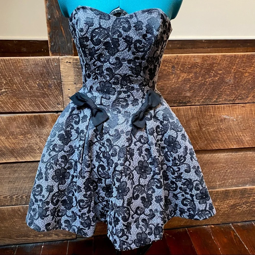 Betsy Johnson Full Skirted Brocade Strapless Mini Gown Gothic Witchy Victorian - Picture 1 of 14